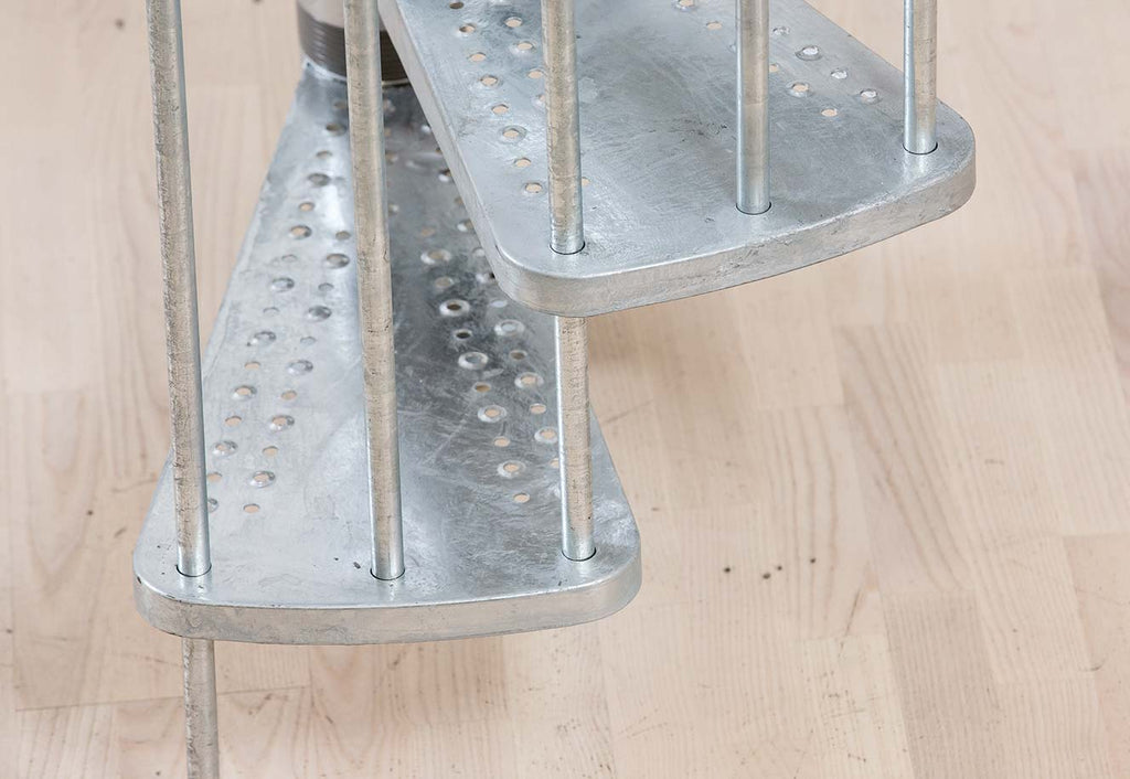 Gardenspin - Stufen Metall Gelocht - Gartentreppe - Außentreppe - Spindeltreppe - Wendeltreppe