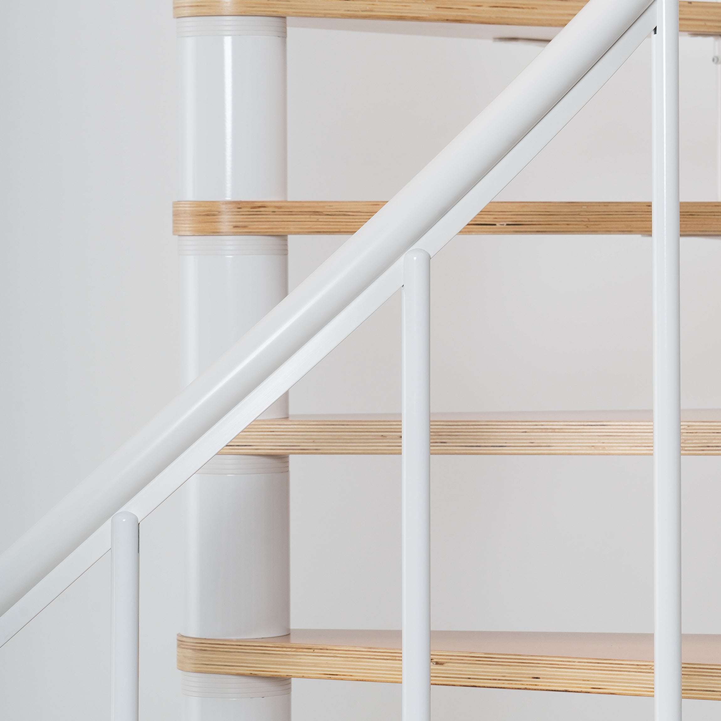 Calgary klar lackiert Stufen